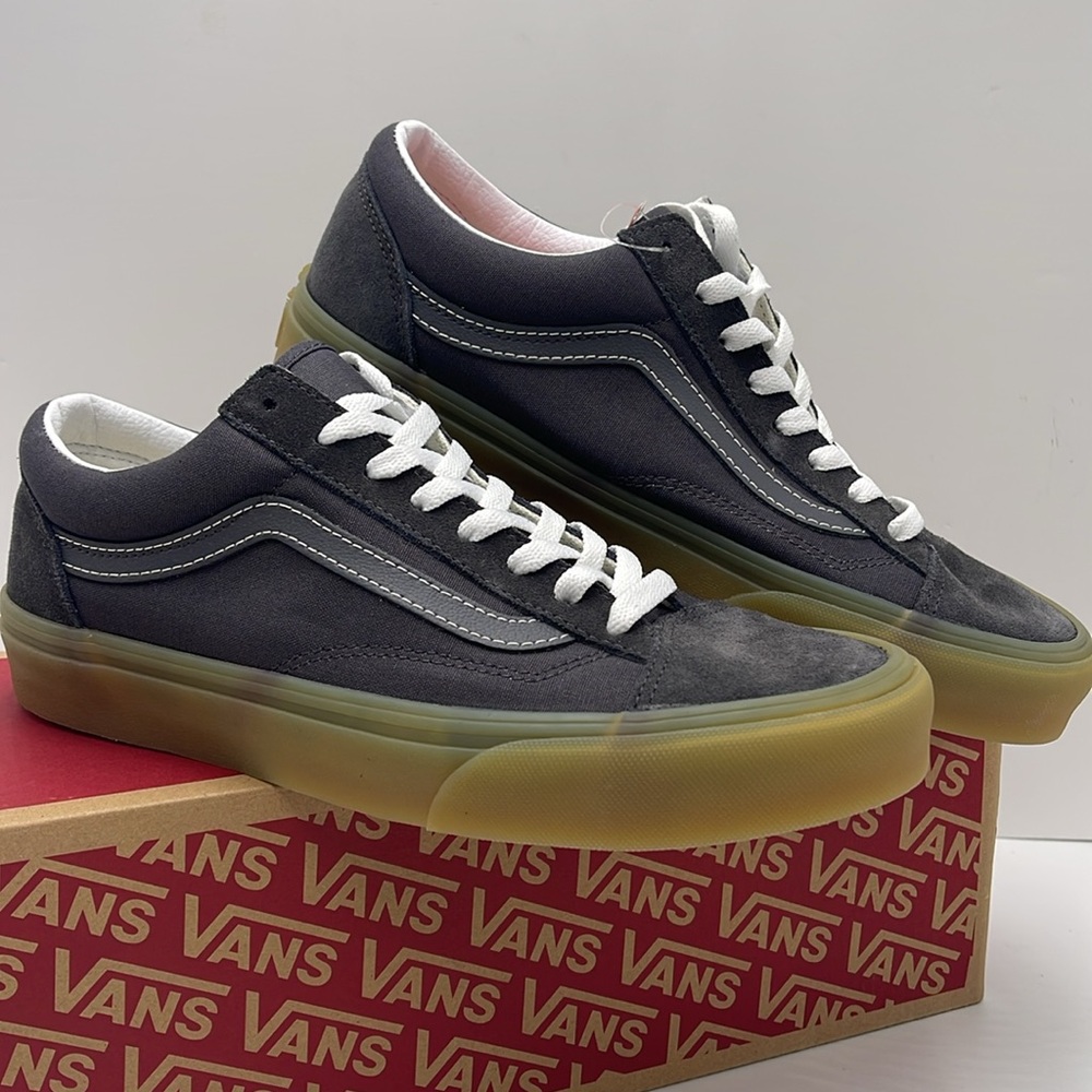 Vans WMNS Style 36
Gum Asphalt
VN0A54F6107
Sneakers - Picture 7 of 16